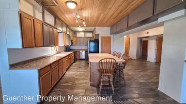 Main picture of 1304 W 5th Ave