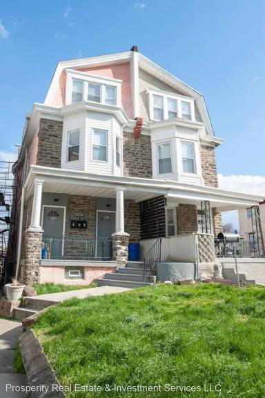 Main picture of 426 E Walnut Ln