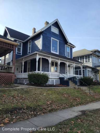 Main picture of 419 W Howard St