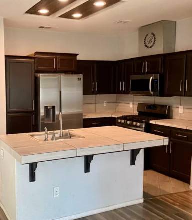 Main picture of 2660 Almaden St