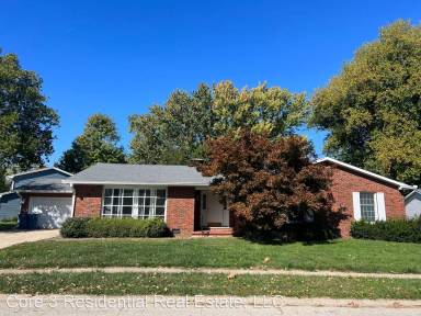 Main picture of 19 Danbury Dr