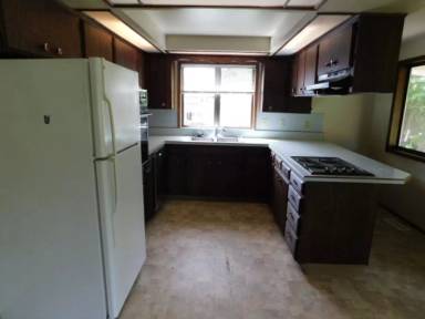 Main picture of 945 Edina Ln NE