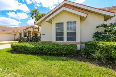 Main picture of 5945 Paradise Cir