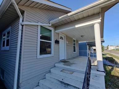 Main picture of 421 Colescott St