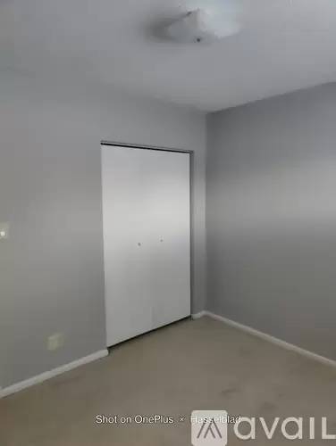 Main picture of 1212 S Smith Rd