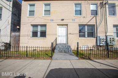 Main picture of 1322 T St SE