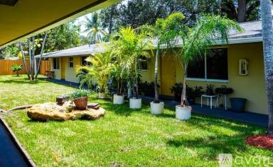 Main picture of 700 SW 15th Ave