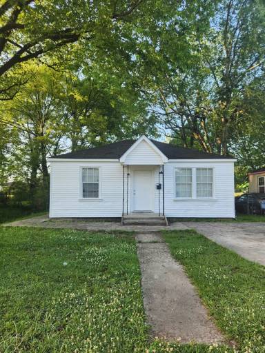 Main picture of 5382 Frey St