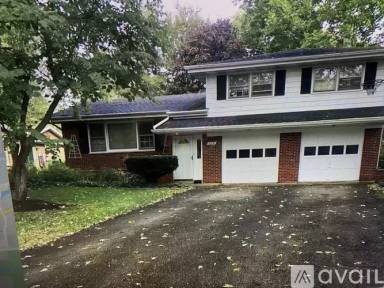 Main picture of 852 Tulip Ln