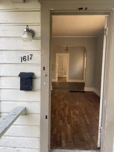 Main picture of 1615 N C St