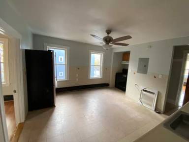 Main picture of 63 Marshfield St