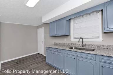 Main picture of 201 Cloverleaf Dr