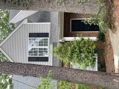 Main picture of 2665 Broad Oaks Pl