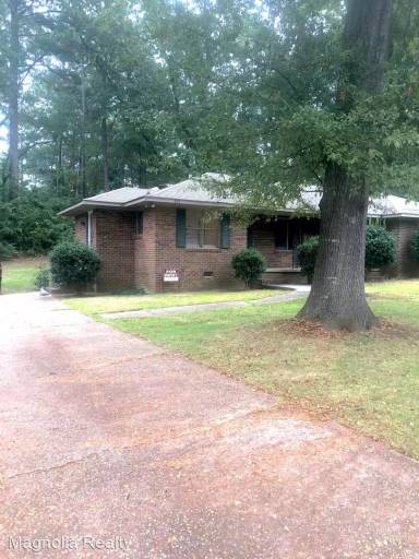 Main picture of 241 Oak St