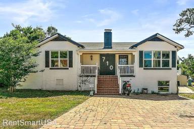 Main picture of 710 S Peninsula Dr