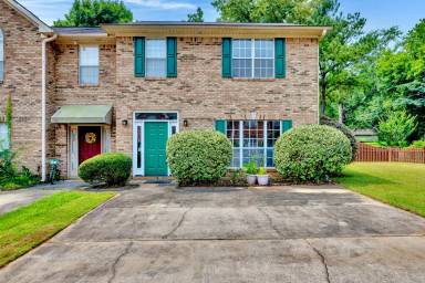Main picture of 600 Parkside Cir