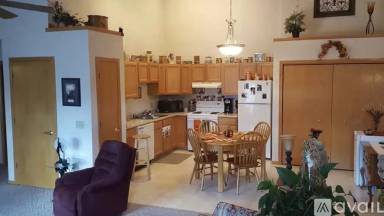 Main picture of 600 W Blackhawk Dr