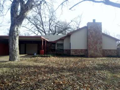 Main picture of 801 S McFarland St