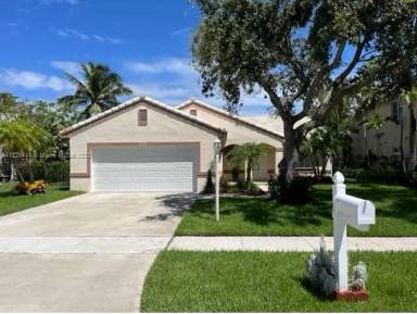 Main picture of 236 NW 190th Ave