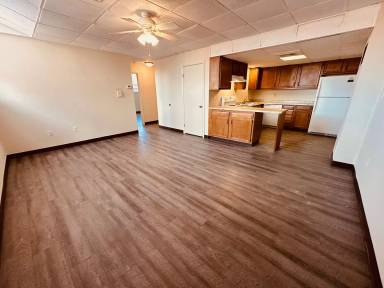 Main picture of 32 W King St