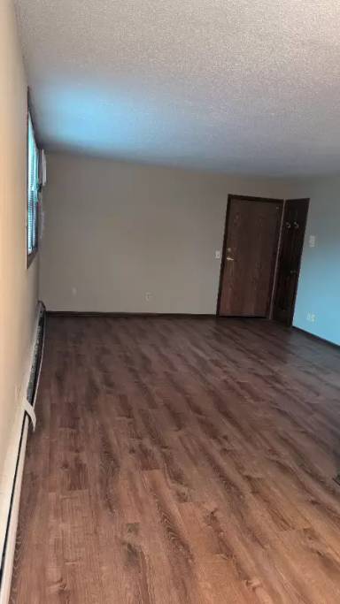 Main picture of 901 4th St NE
