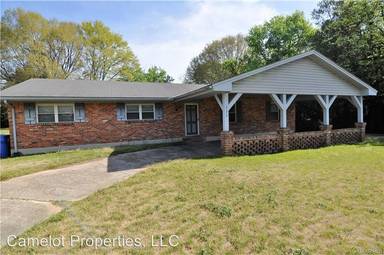 Main picture of 232 Marian Dr