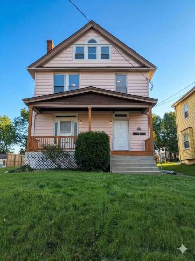 Main picture of 2031 Hewitt Ave