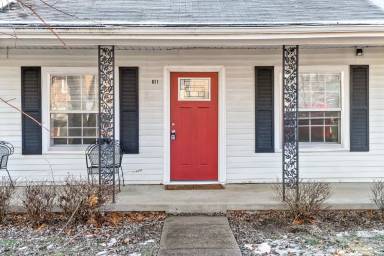 Main picture of 631 Ernest St