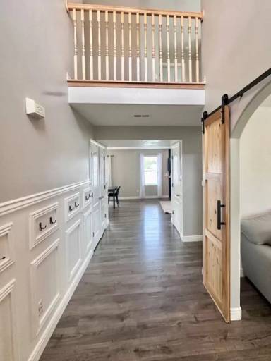 Main picture of 2113 E Hawthorne St