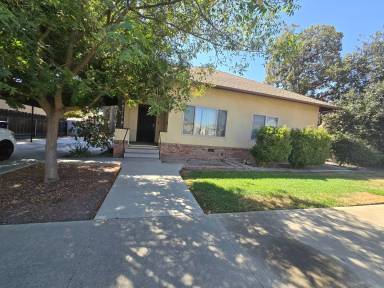 Main picture of 217 W Elm St