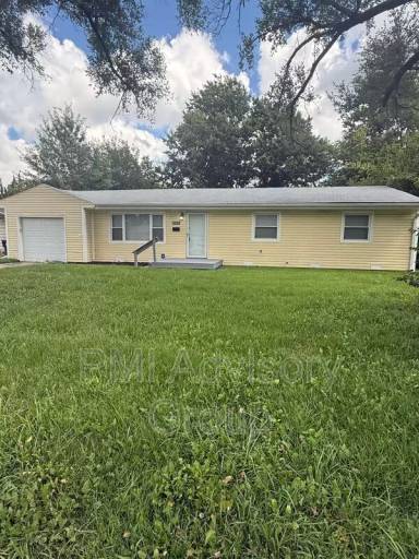 Main picture of 1220 SW 31st Ter