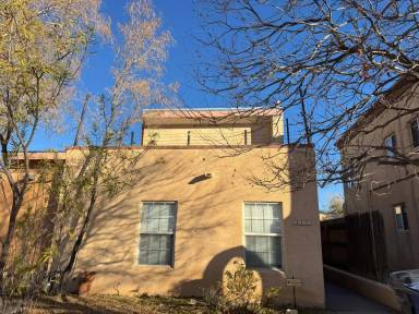 Main picture of 1209 Copper Ave NE