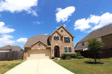 Main picture of 712 Burr Oak