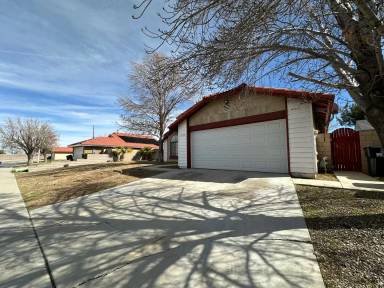 Main picture of 37132 Waterman Ave