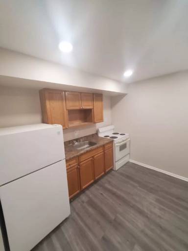 Main picture of 1300 W Albanus St