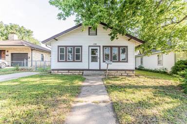 Main picture of 124 W Pine St