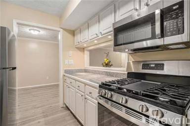 Main picture of 512 Park Ridge Cir