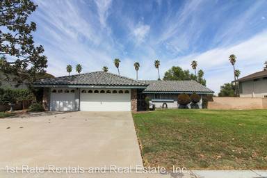 Main picture of 9849 Canada Way