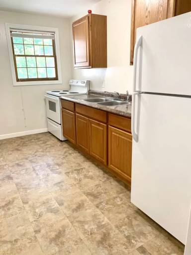 Main picture of 37 Pleasant St