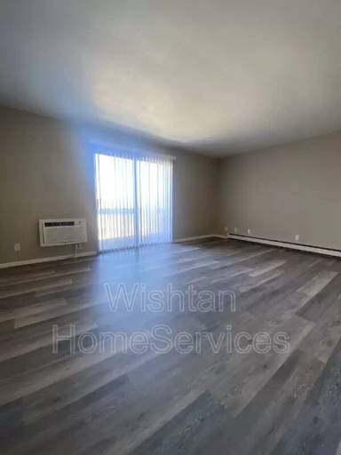 Main picture of 220 N Charleston Blvd
