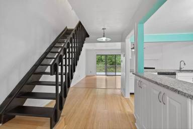 Main picture of 119 Inland View Dr