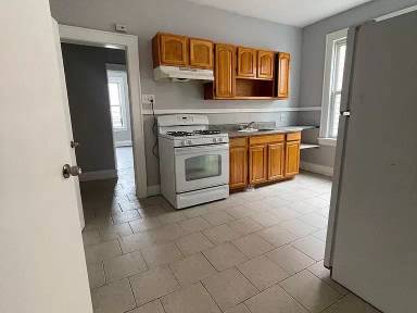 Main picture of 118 Vreeland Ave