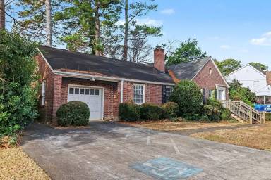 Main picture of 1944 Ridgewood Dr NE