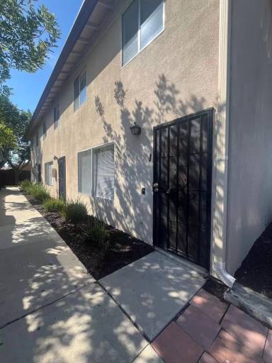 Main picture of 980 Leslie Rd