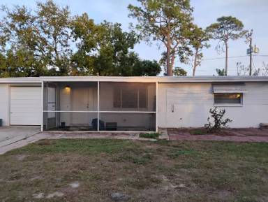 Main picture of 2050 Holiday Dr