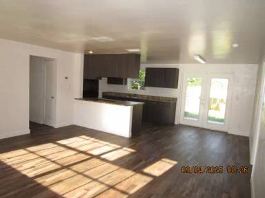 Main picture of 1006 Continental Dr