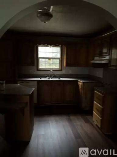 Main picture of 1140 W 14th St