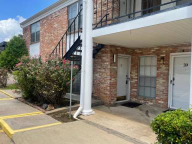 Main picture of Fairfield Oaks Condominium