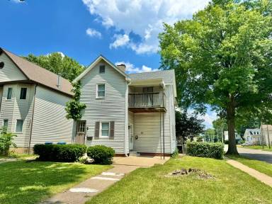 Main picture of 100 N State St
