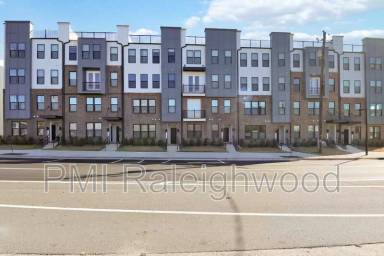 Main picture of 1245 S Blount St